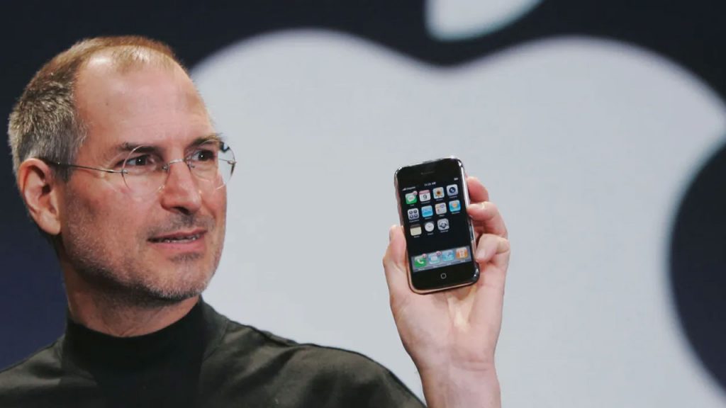 Steve Jobs, iPhone’un sağlamlığını nasıl ispatladı?