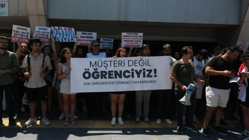 Ege Üniversitesi öğrencileri: Müşteri değil, öğrenciyiz